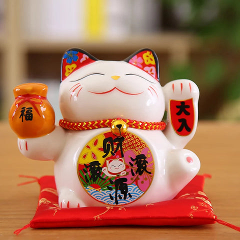 Figurine de chat chinois en porcelaine 